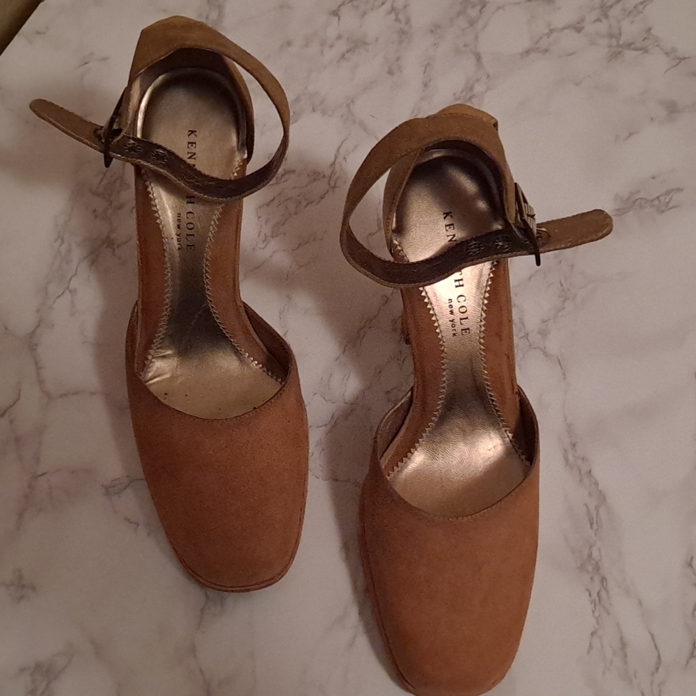 Kenneth Cole New York  smooth over tan heels
